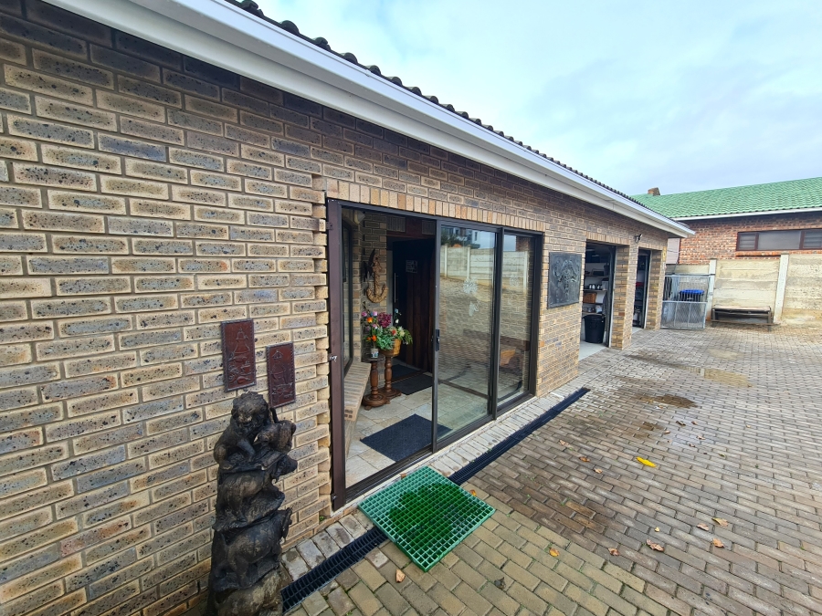 3 Bedroom Property for Sale in Noorsekloof Eastern Cape